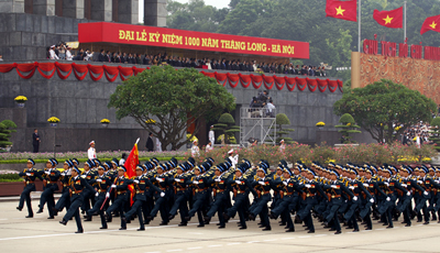 Mít tinh, diễu binh, diễu hành chào mừng Thủ đô ngàn năm tuổi